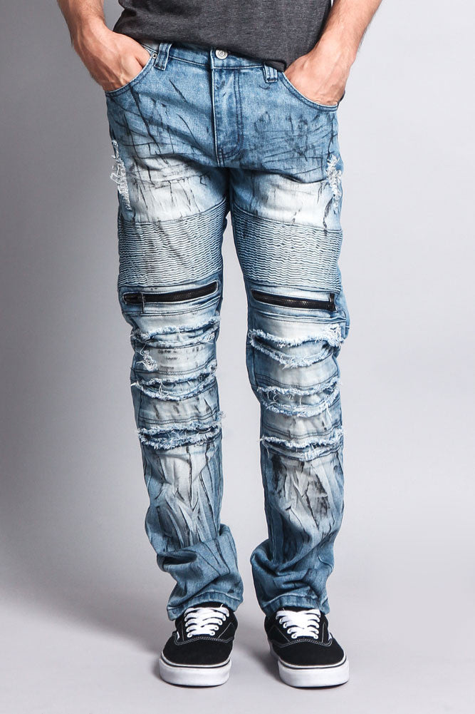 Zipper detail on the lower leg