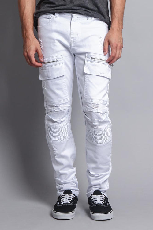 Cargo pocket on the front of the leg