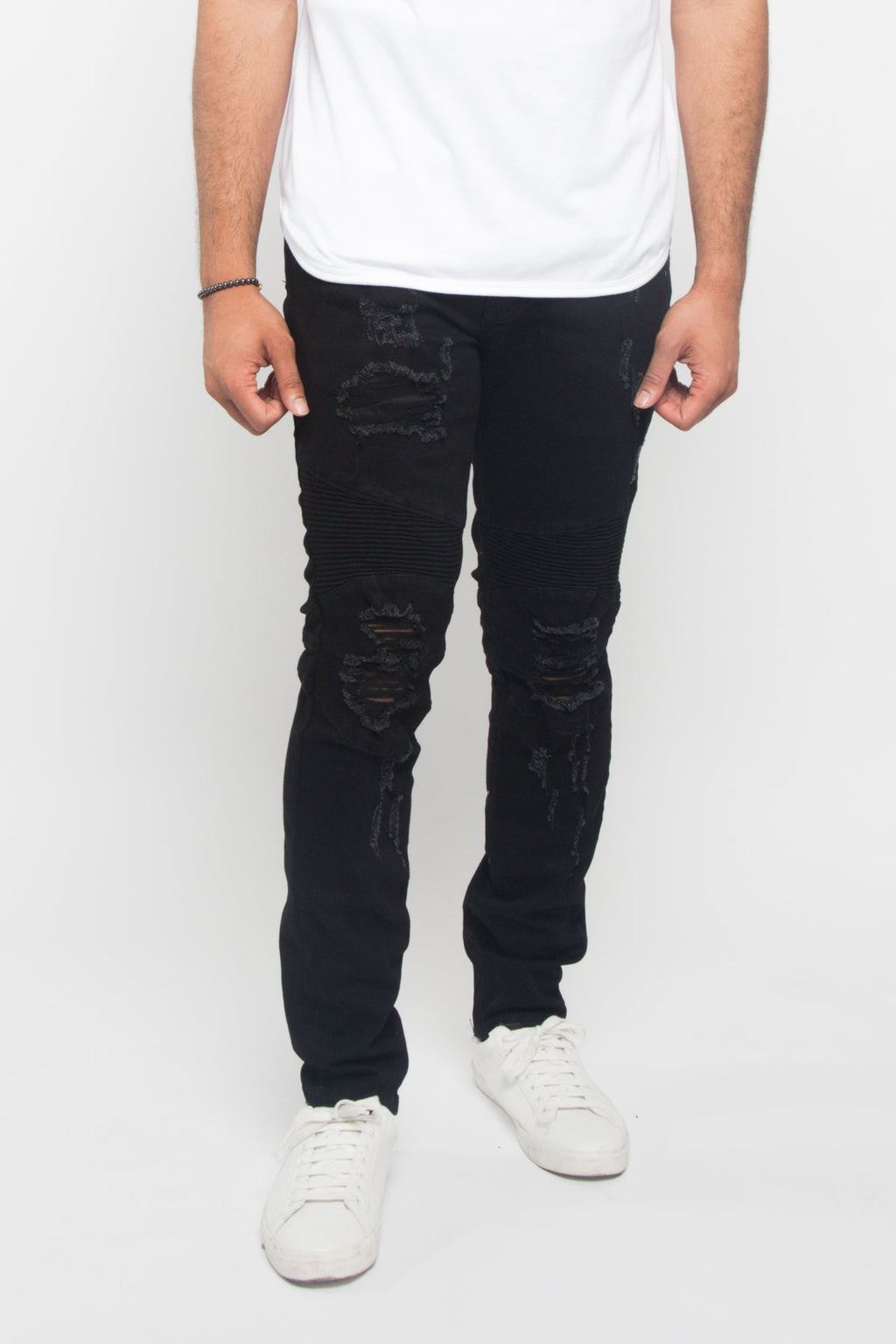 Zipper set at the ankle