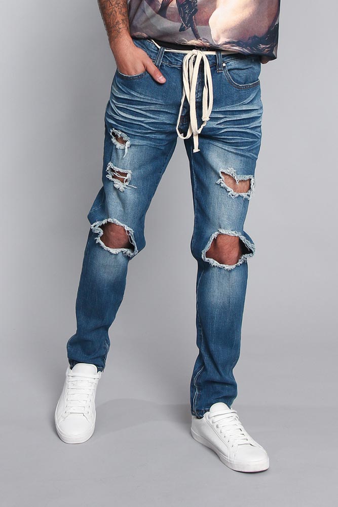 Shoestring belt at the waist