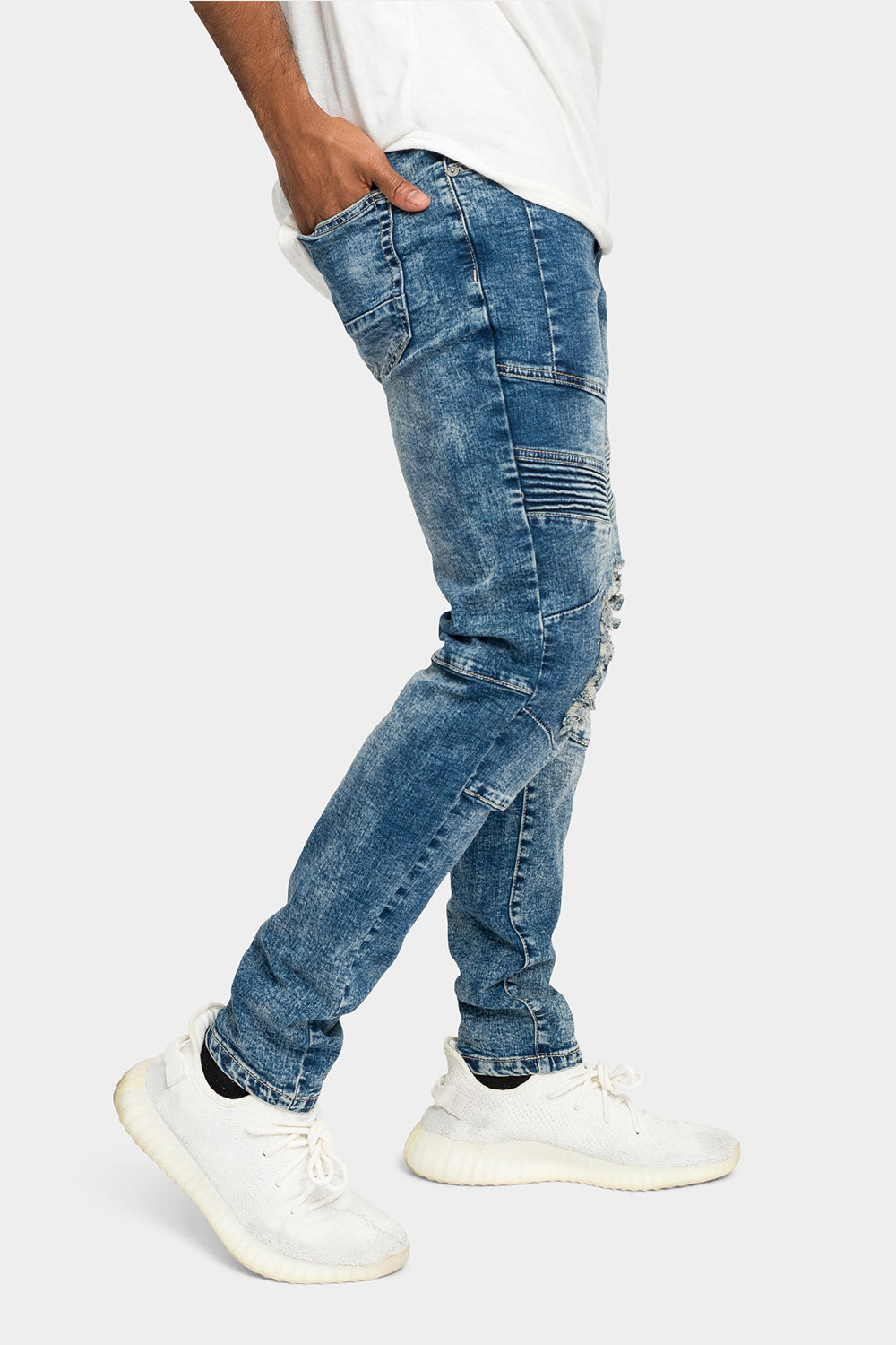 Back view of the five pocket layout