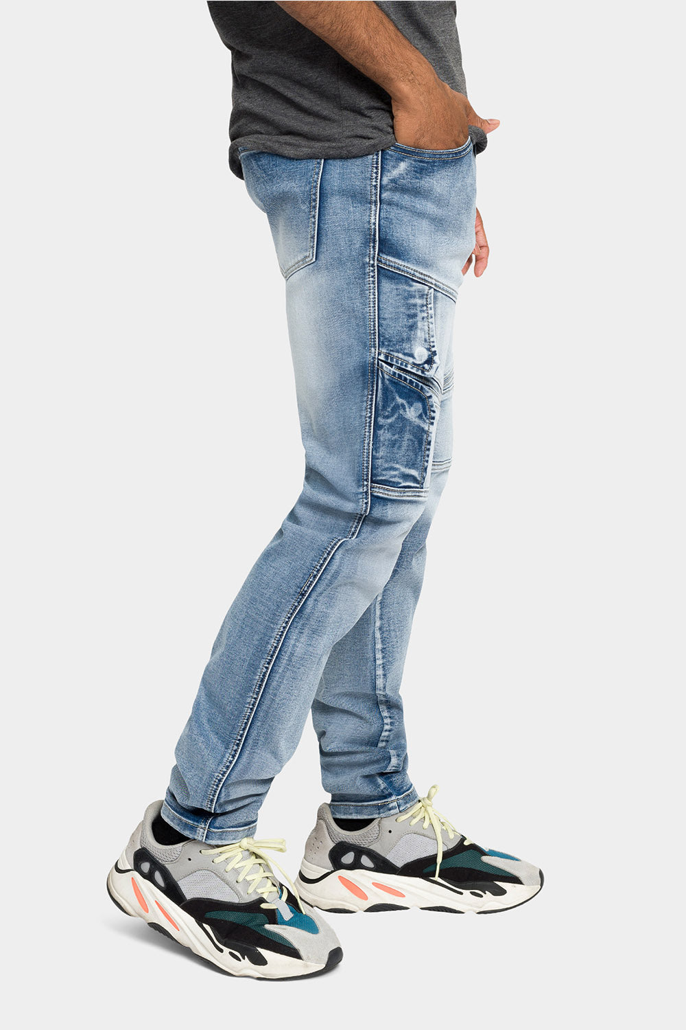 Narrow leg seen from the side