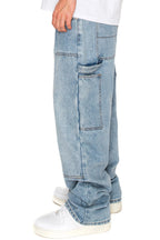 Double knee panel on the front of the leg