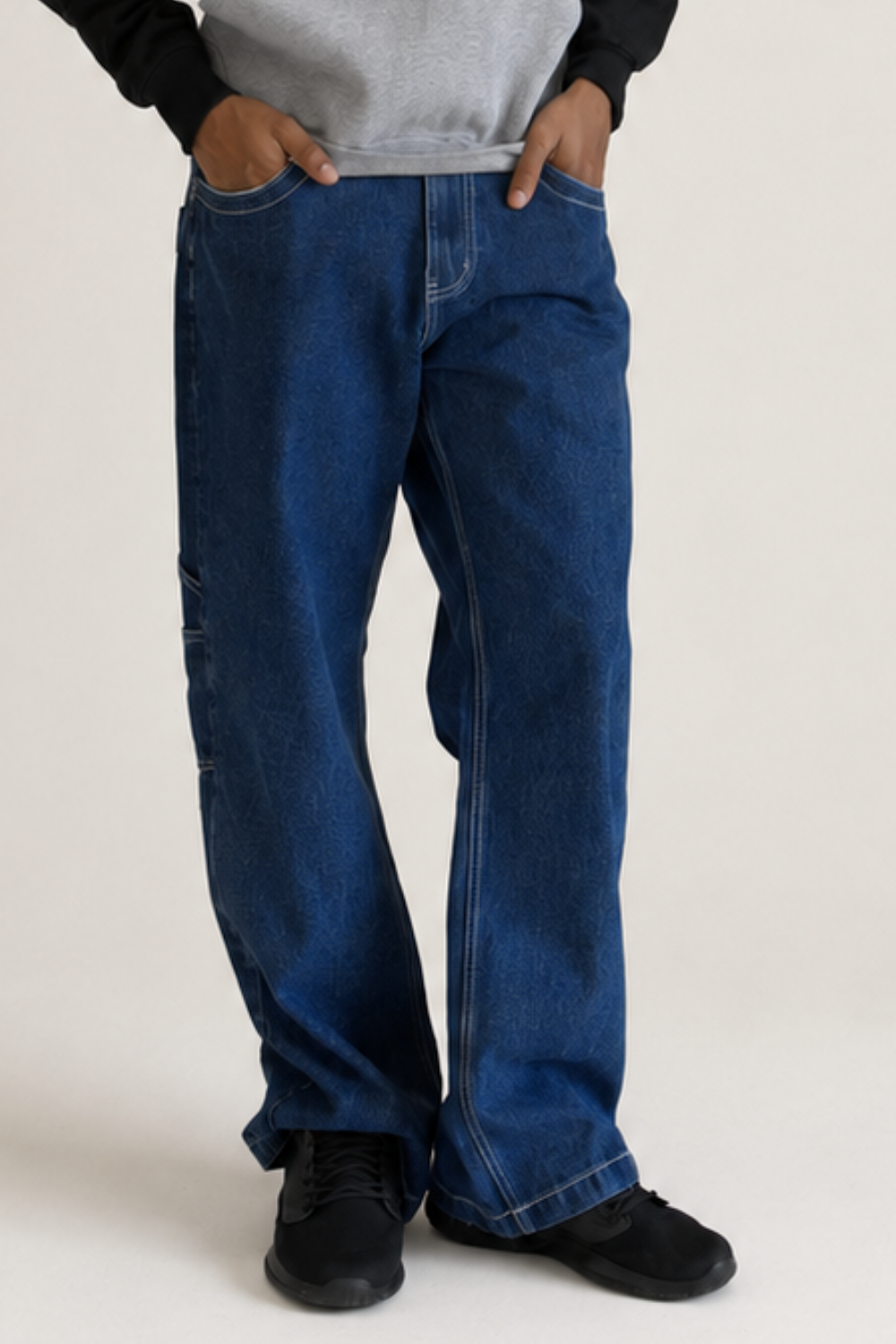 Topstitched front pocket detail