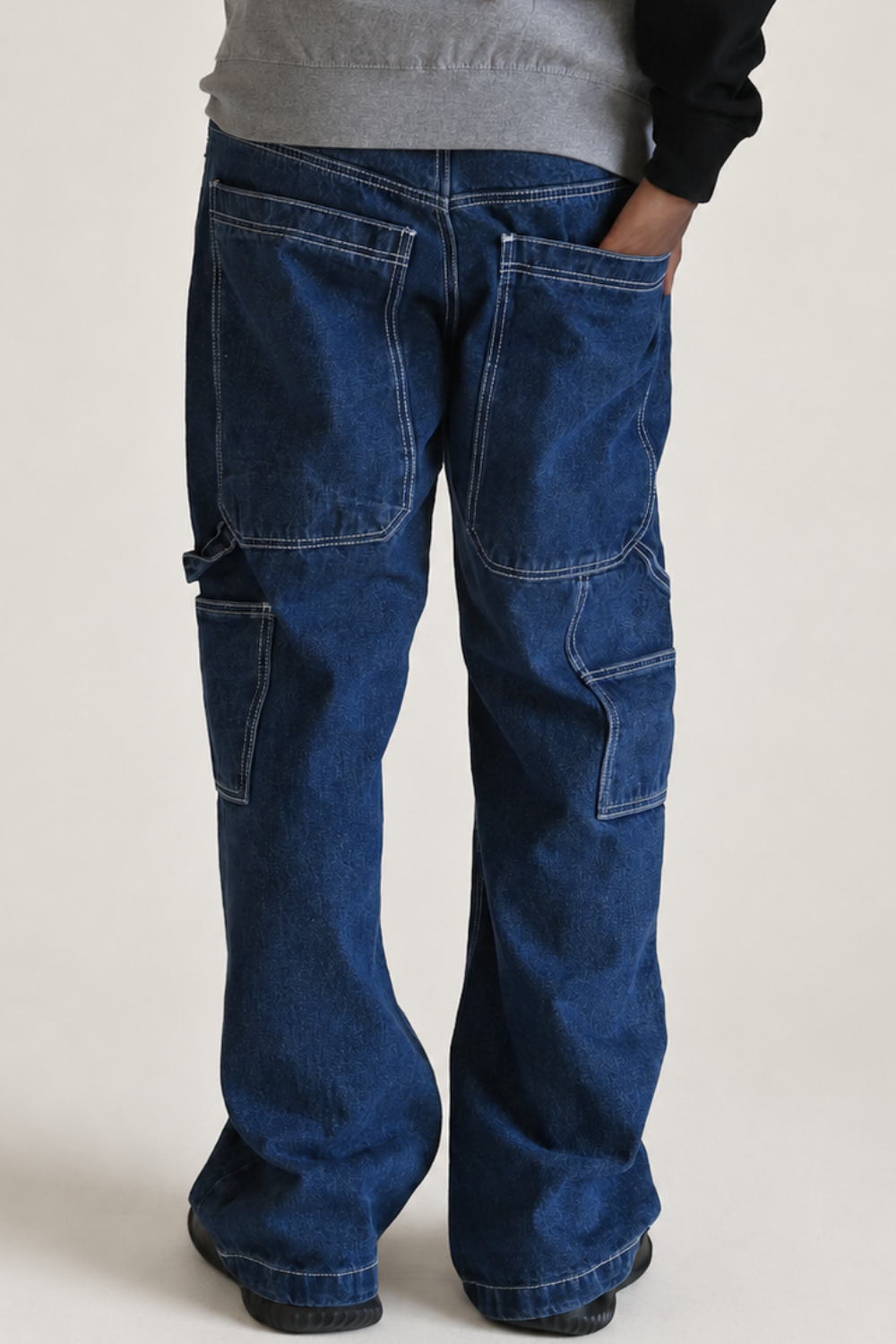 Oversized back pocket seen from behind